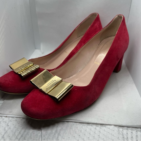 Kate Spade New York - Red Leather Suede Gold Metal Logo Bow Block Heel Pump 7 - Picture 2 of 9